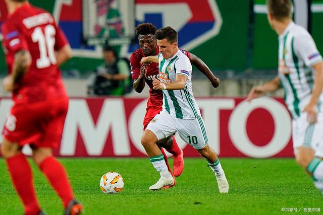 世界杯夺冠两周年，安东内拉晒梅西和金杯同框照