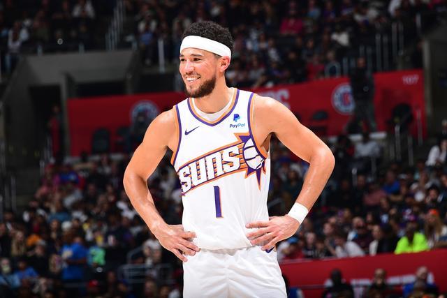 格林26+11火箭力克骑士5连胜 鹈鹕大胜开拓者